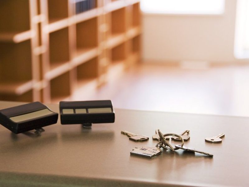 extra-garage-door-openers-and-keys